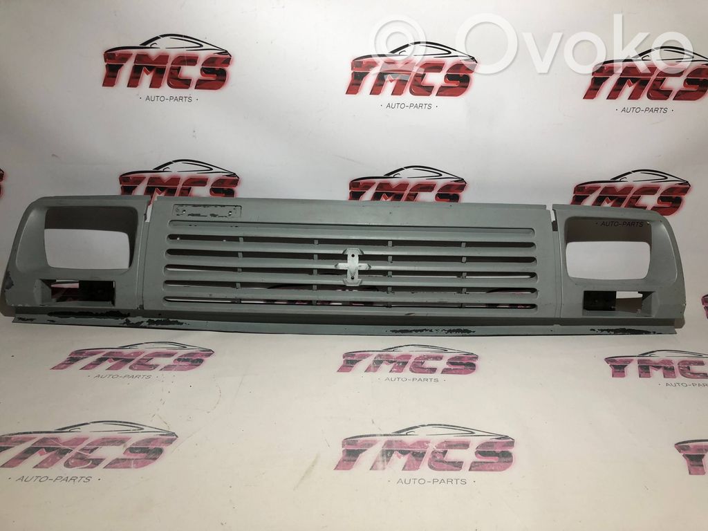 Renault Rapid Front grill 