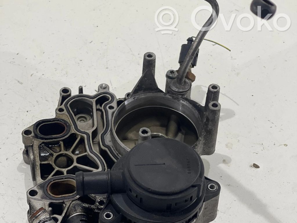 Volkswagen Phaeton Oil filter mounting bracket 