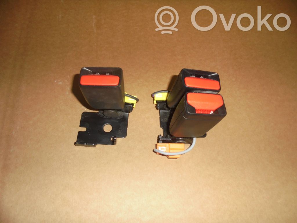 Volvo V40 Rear seatbelt buckle 