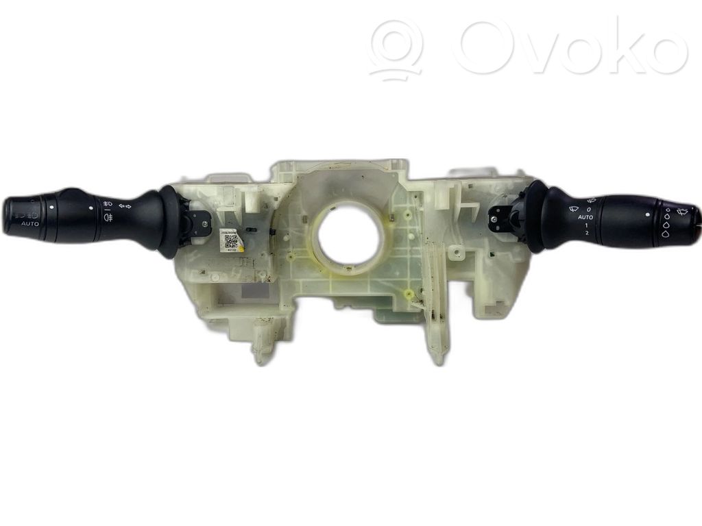 Renault Latitude (L70) Otros interruptores/perillas/selectores 