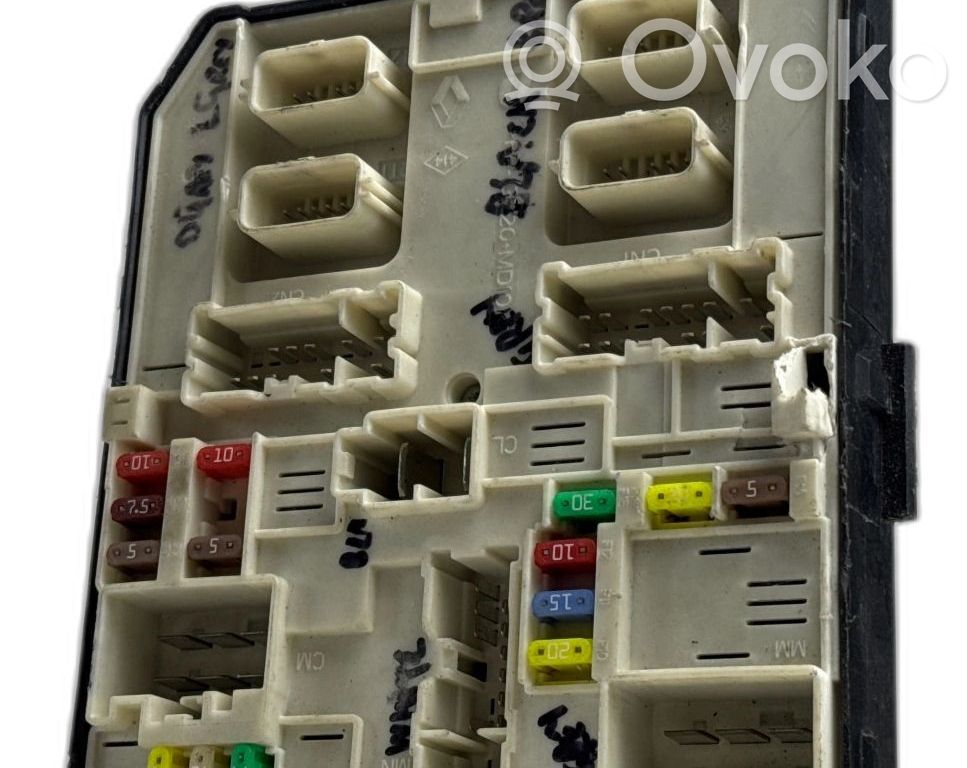 Renault Master III Ящик предохранителей (комплект) 