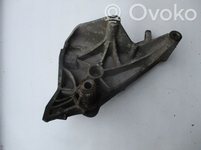 Skoda Fabia Mk2 (5J) Engine mounting bracket 