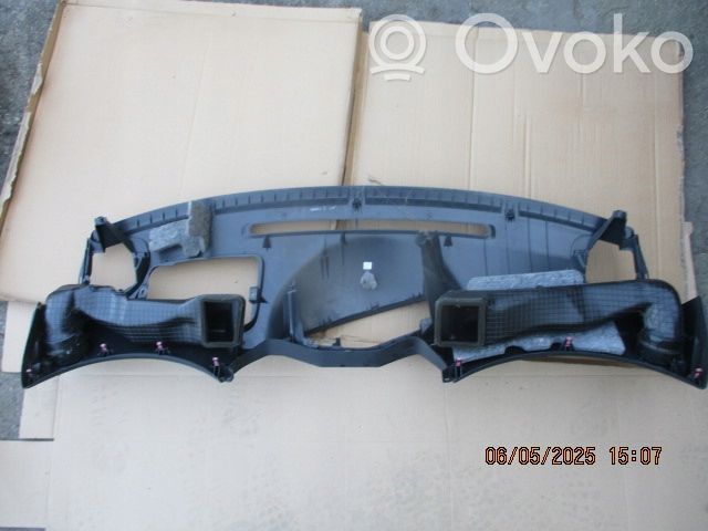 Toyota Yaris Панель 