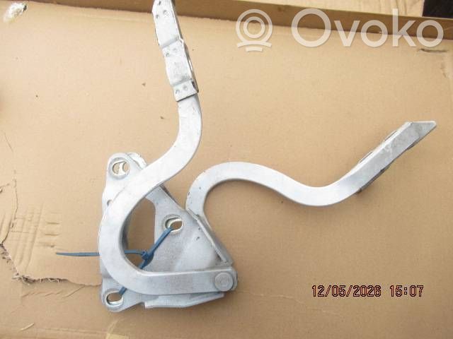 Engine bonnet/hood hinges