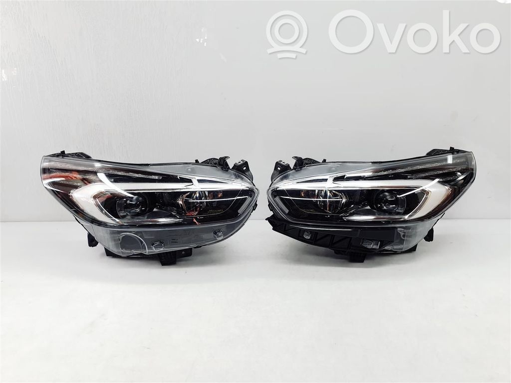 Headlights/headlamps set   EM2B13W030CR