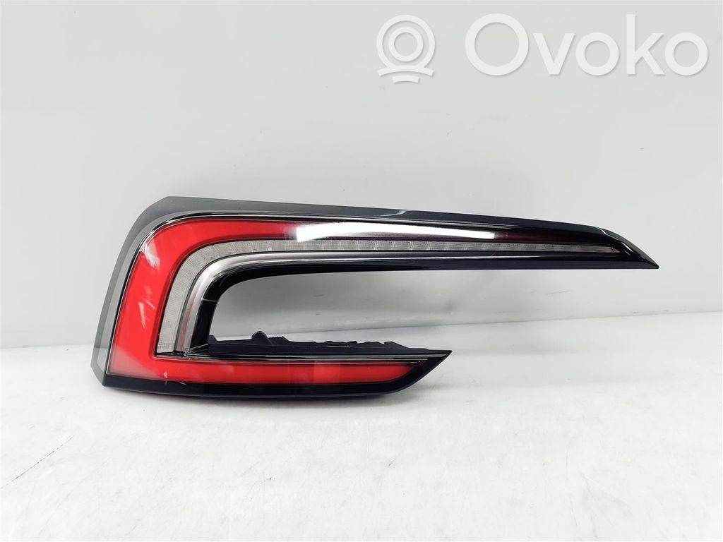 Tesla Model 3 Takavalot 