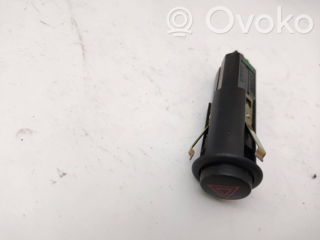 Hazard light switch   4109526,1022552