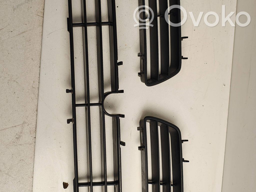 Saab 9-5 Front bumper lower grill 