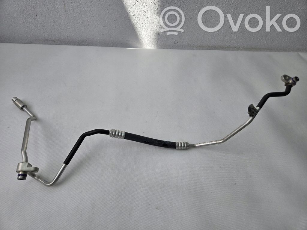 Audi A4 S4 B9 Ilmastointilaitteen putki (A/C) 