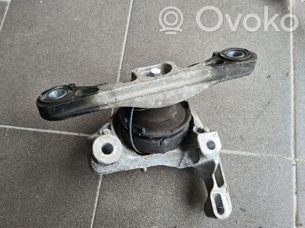Engine mount bracket   30778783