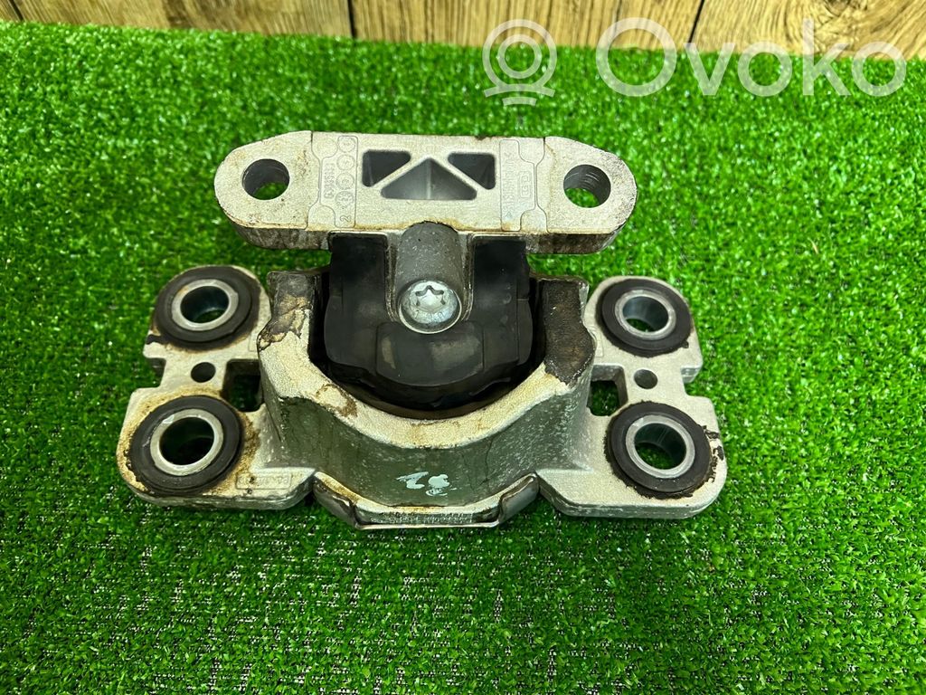 Land Rover Range Rover Evoque L538 Engine mount bracket 