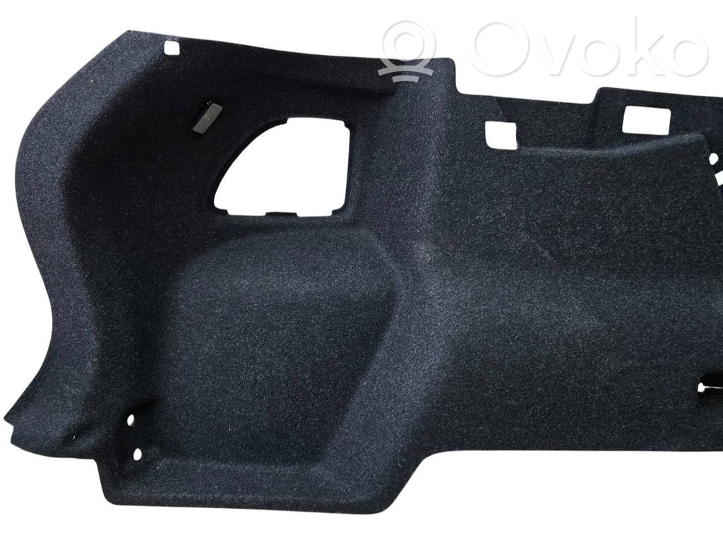 Volvo XC40 Boczek / Tapicerka / bagażnika 
