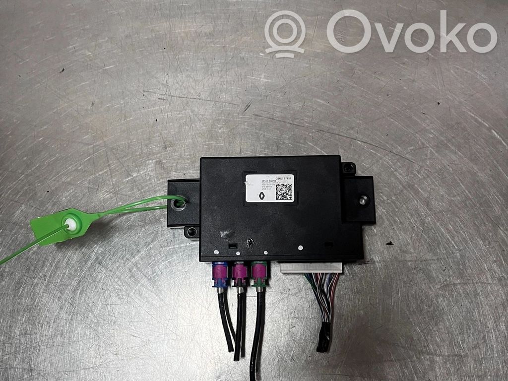 Renault Megane E-Tech Trunk lid opening control unit 