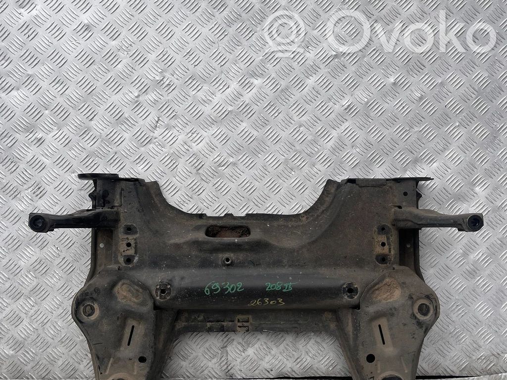 Opel Corsa F Etuakselin palkki 