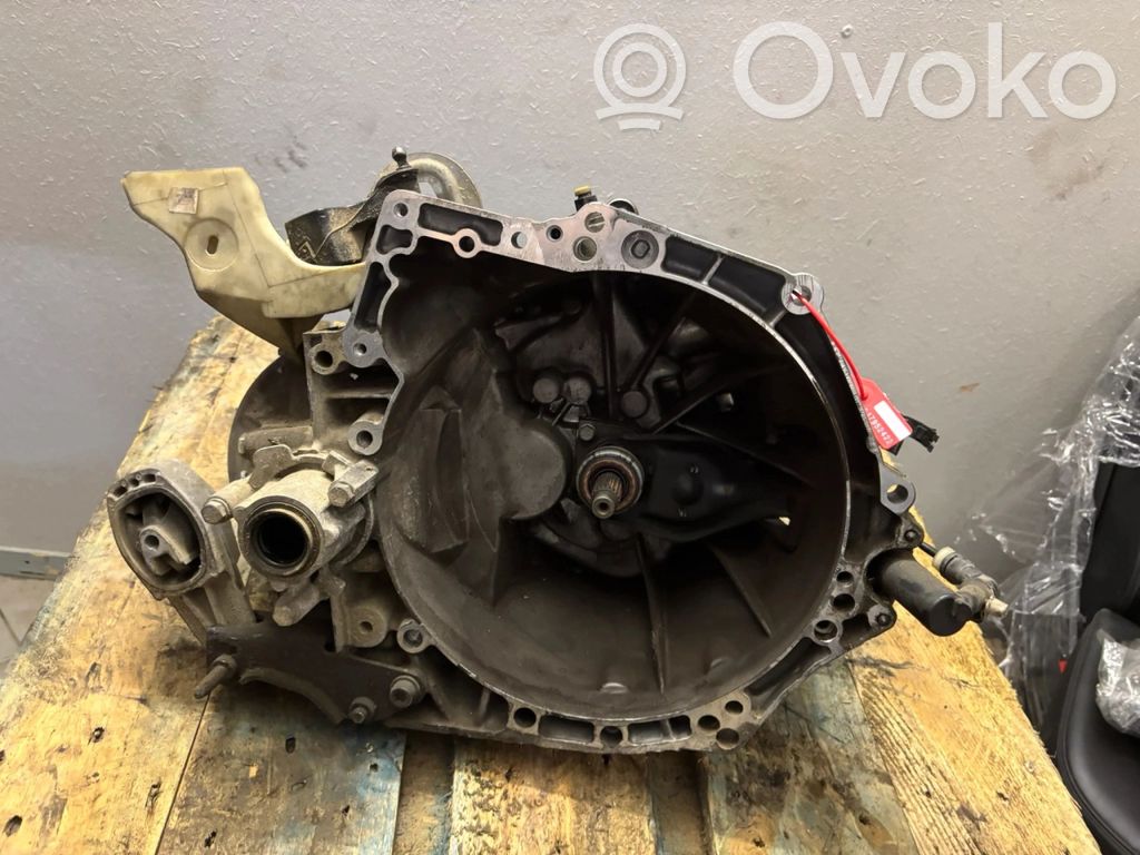 Citroen C4 Cactus Cutie viteze manuală cu 5 trepte 