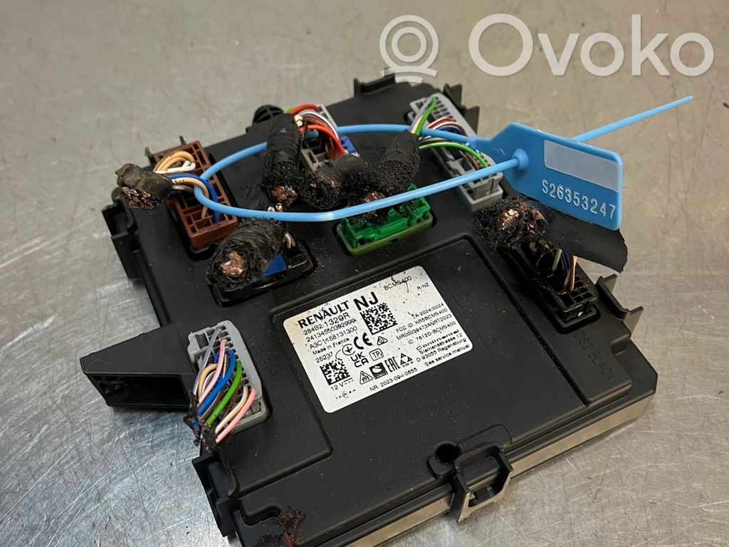 Renault Megane E-Tech Trunk lid opening control unit 