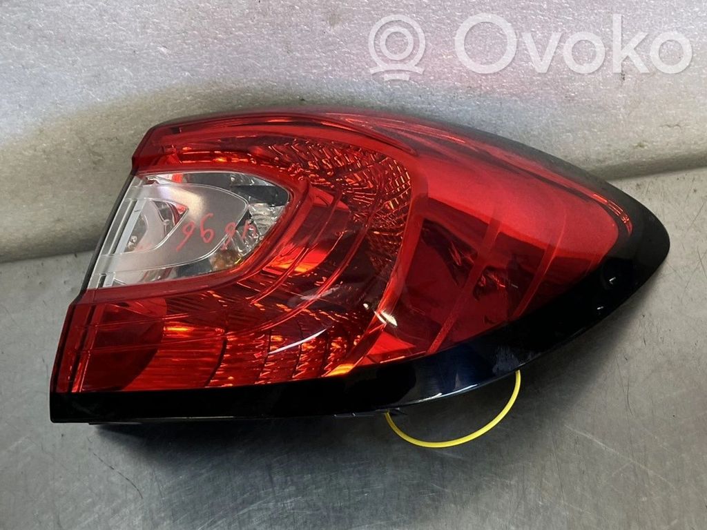 Renault Captur Aizmugurējais lukturis virsbūvē 