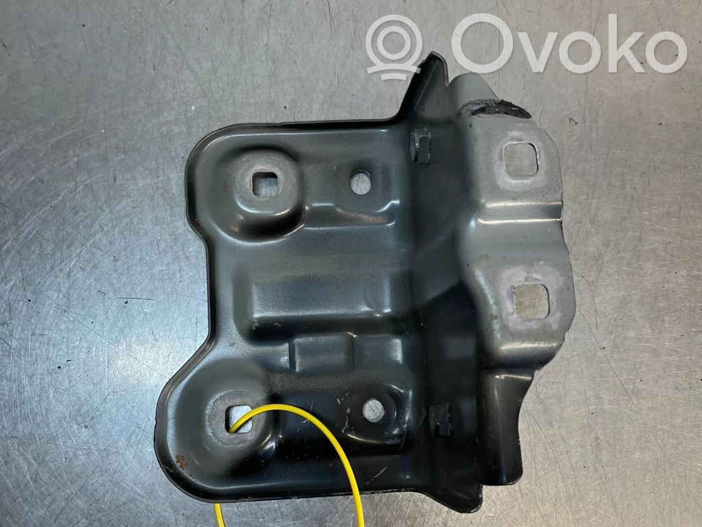 Renault Captur II Fender mounting bracket 