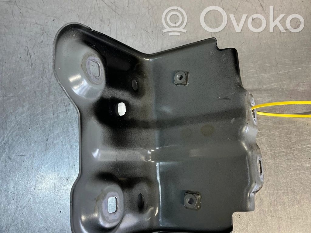 Renault Captur II Fender mounting bracket 