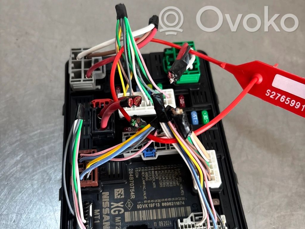 Renault Austral Trunk lid opening control unit 
