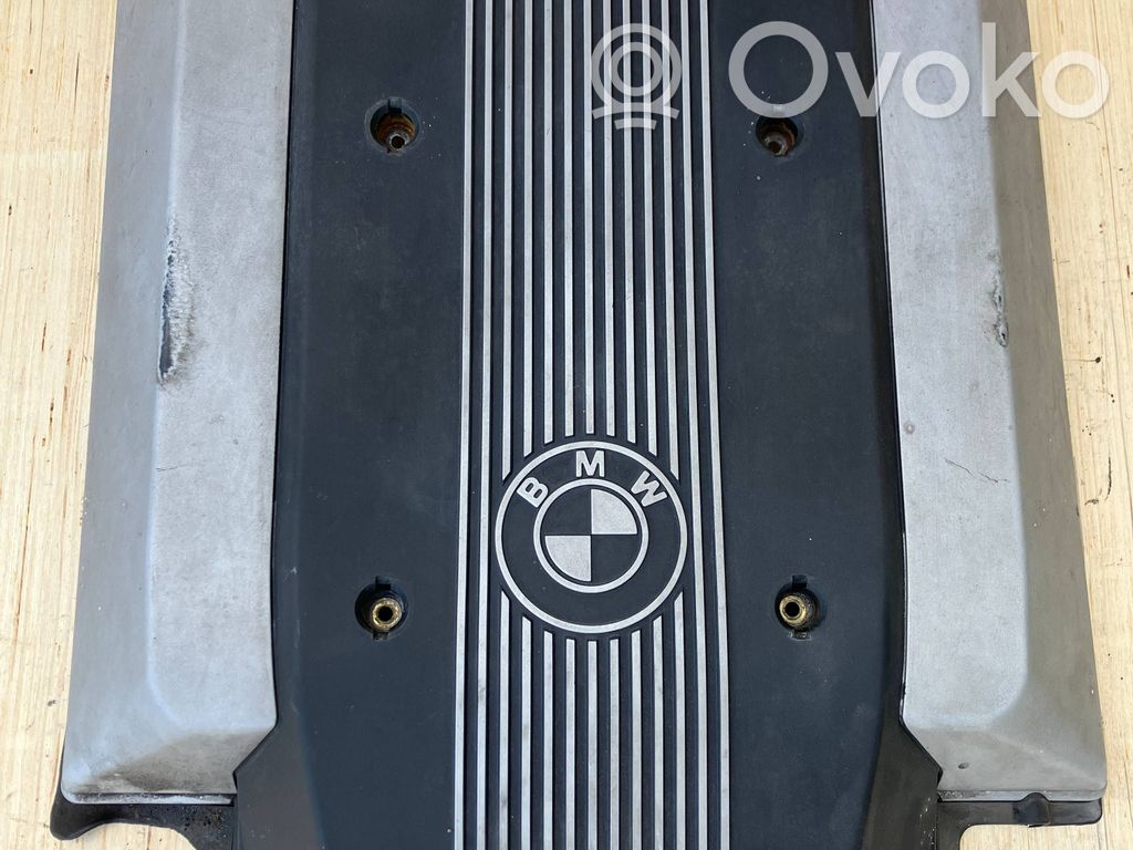 BMW 7 E38 Couvercle cache moteur 