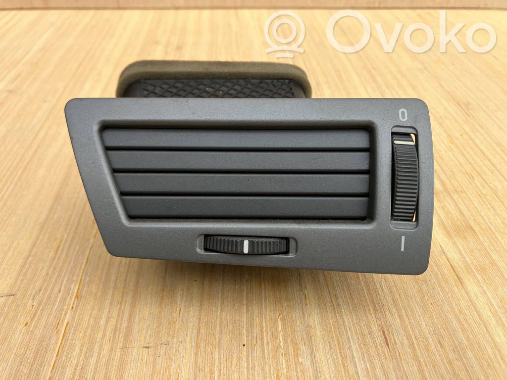 BMW 7 E65 E66 Šoninės oro grotelės 