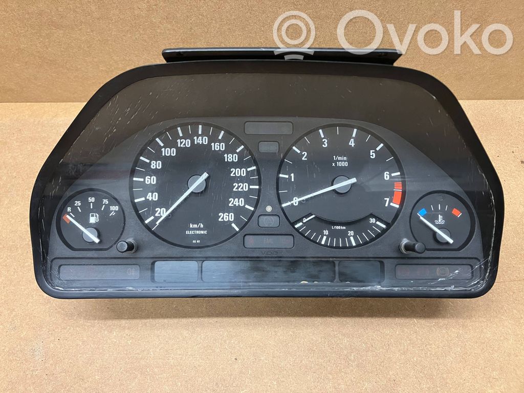 BMW 7 E32 Speedometer (instrument cluster) 
