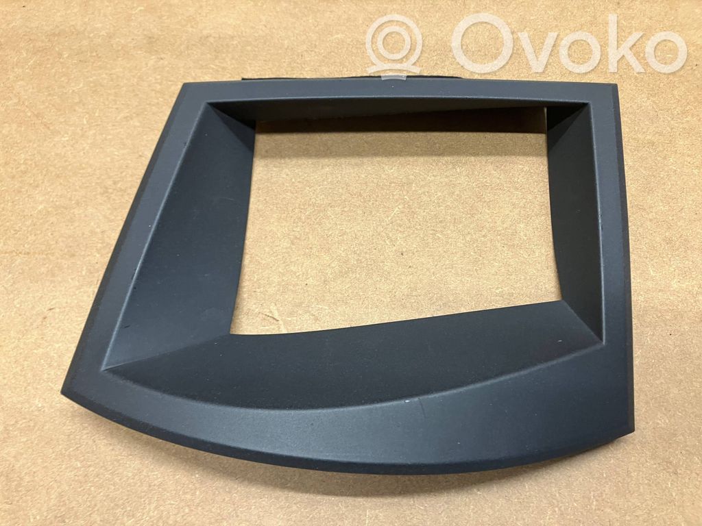 BMW 5 E60 E61 Kita panelės detalė 