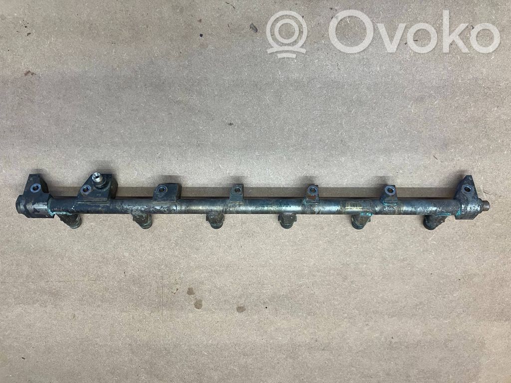 Fuel main line pipe   7523439