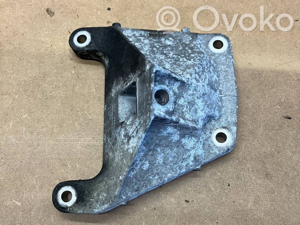 Engine mounting bracket   6758431,24168110,AC46000