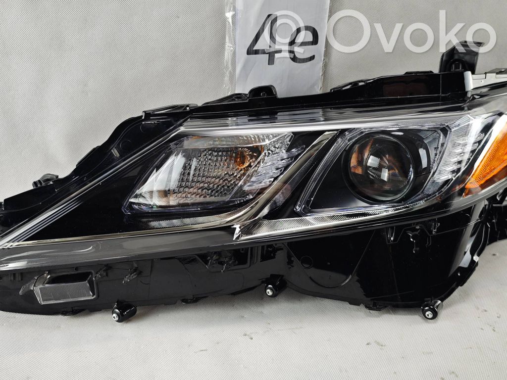Toyota Camry VIII XV70  Headlight/headlamp 