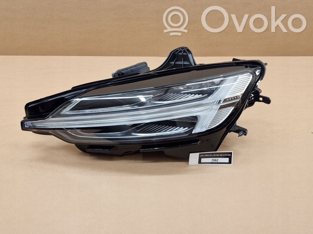 Volvo V60 Lampa przednia 