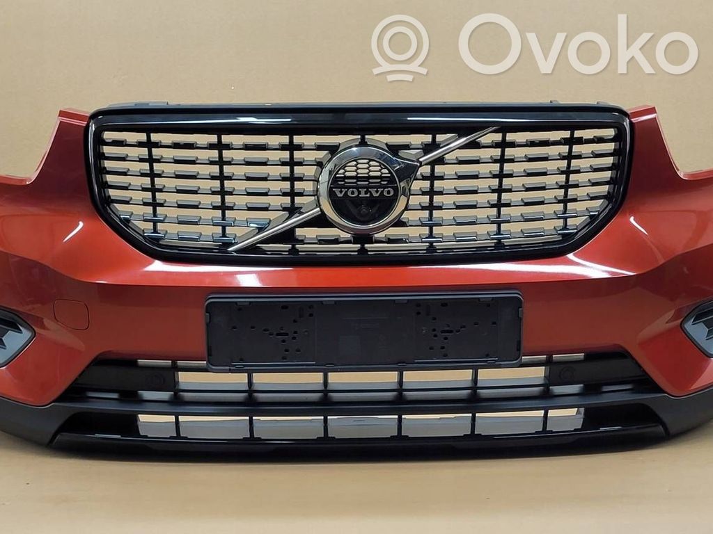 Volvo XC40 Parachoques delantero 