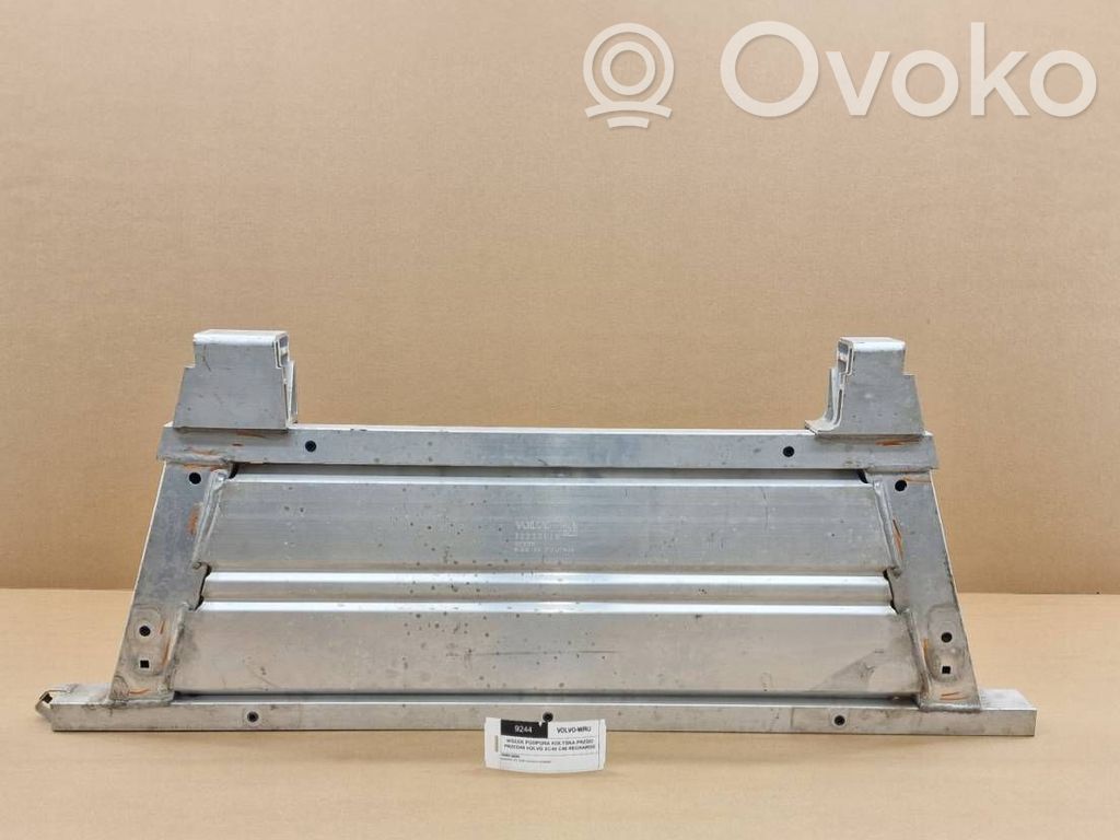 Volvo C40 Podpora / Wspornik przedniego mechanizmu różnicowego osi tylnej 