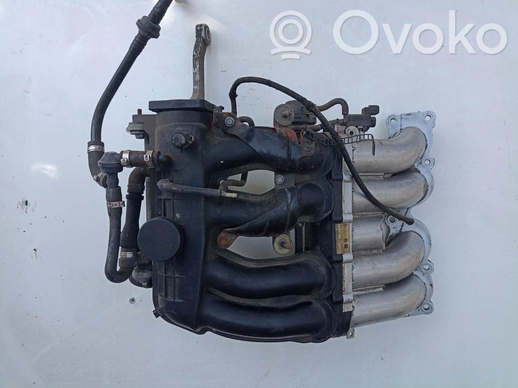 Volkswagen PASSAT B6 Colector de admisión 