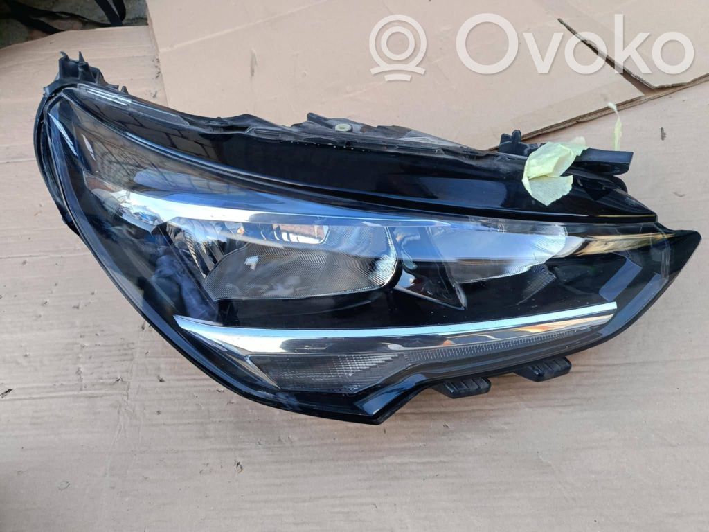 Opel Corsa F Priekinis žibintas 