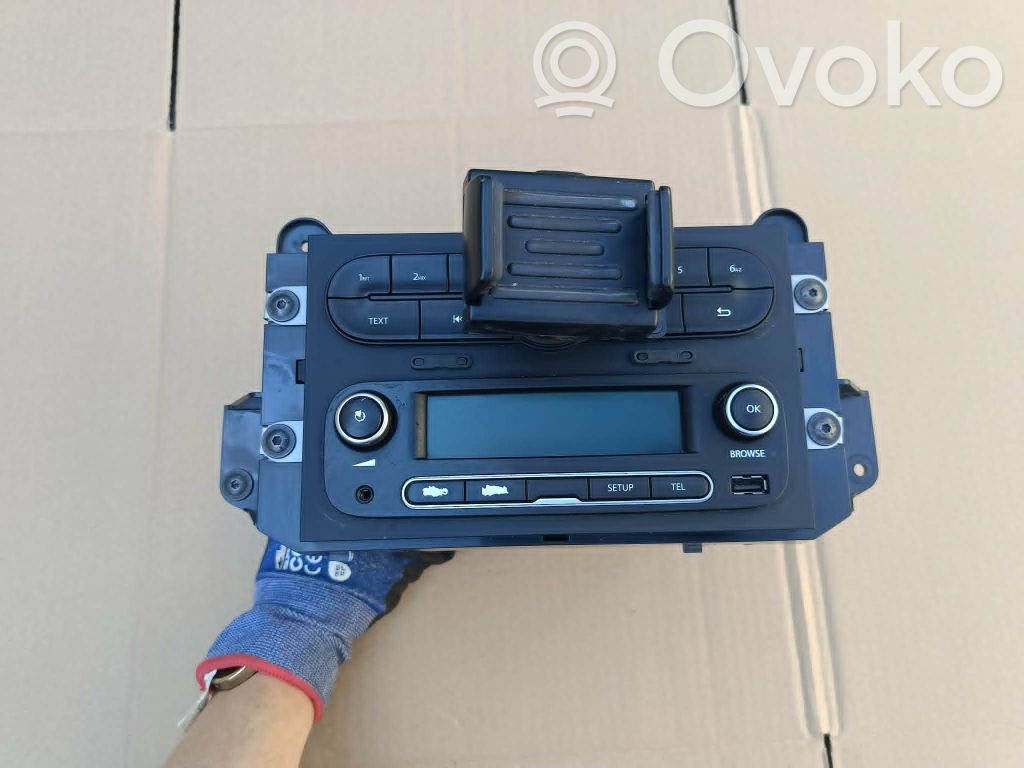 Panel / Radioodtwarzacz CD/DVD/GPS   281156611R