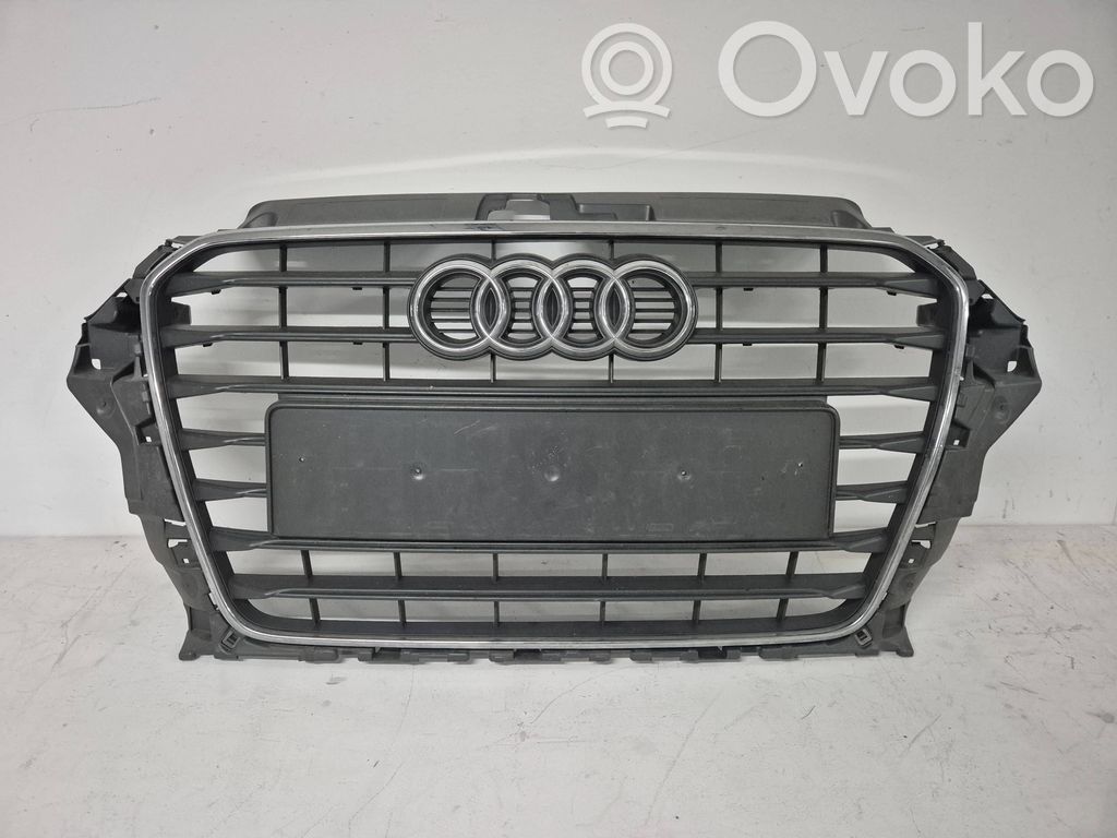 Audi A3 S3 8V Etupuskurin ylempi jäähdytinsäleikkö 