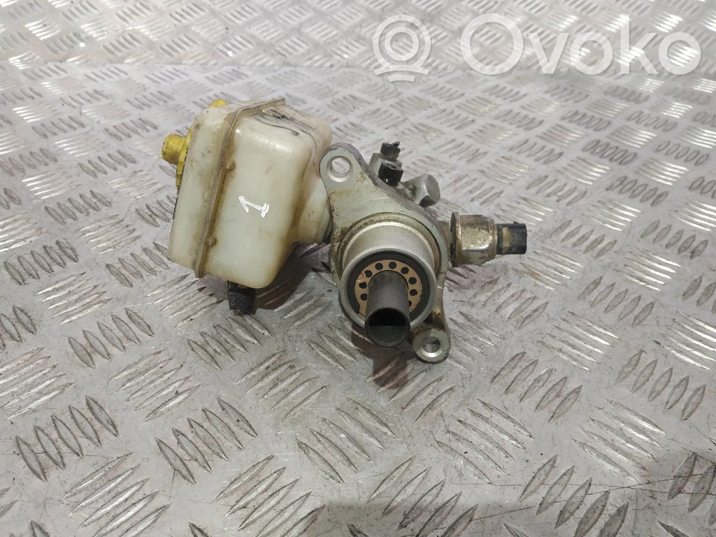 Volkswagen Golf IV Master brake cylinder 
