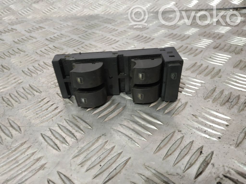 Audi A6 S6 C5 4B Electric window control switch 