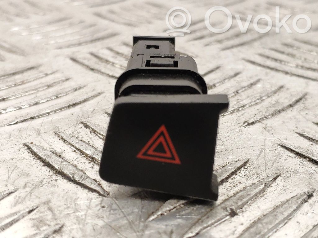 Chevrolet Captiva Hazard light switch 