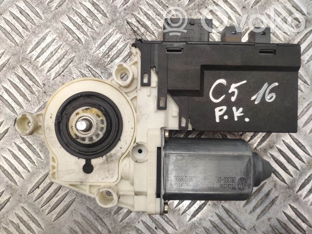 Citroen C5 Front door window regulator motor 