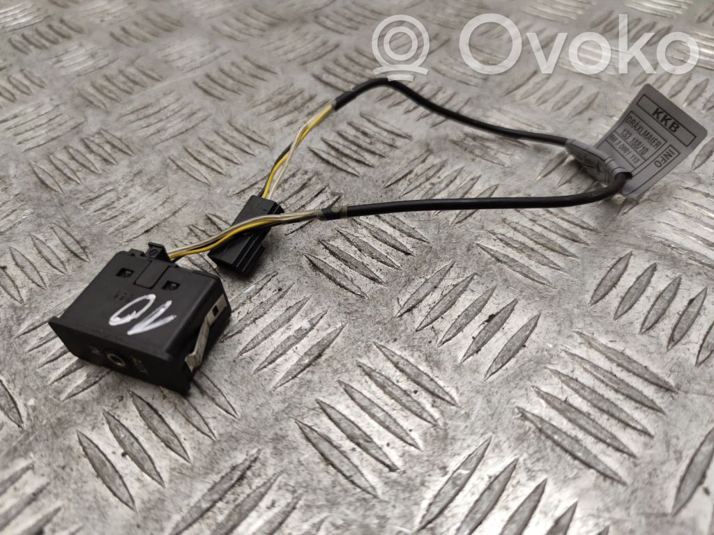BMW 3 E90 E91 Разъем AUX 