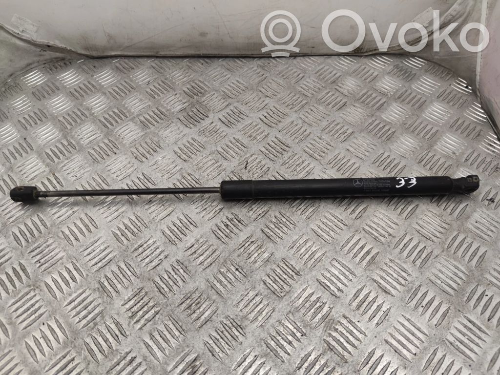 Amortyzator klapy tylnej bagażnika   A1699800864