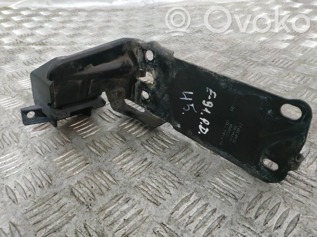 BMW 3 E90 E91 Radiator support slam panel bracket 