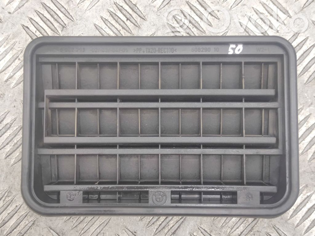 Quarter panel pressure vent   6962293,64226962293