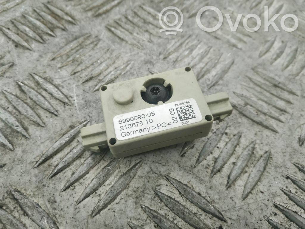 Pystyantennivahvistin   6990090,213675