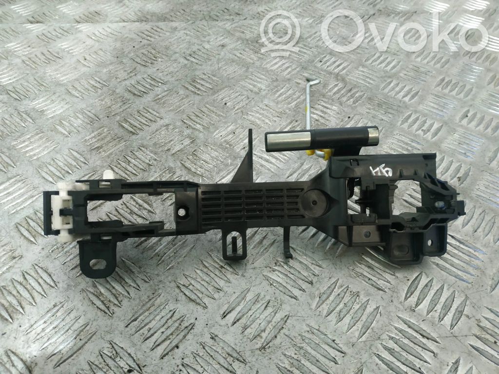 Manecilla interna puerta delantera   692020E020