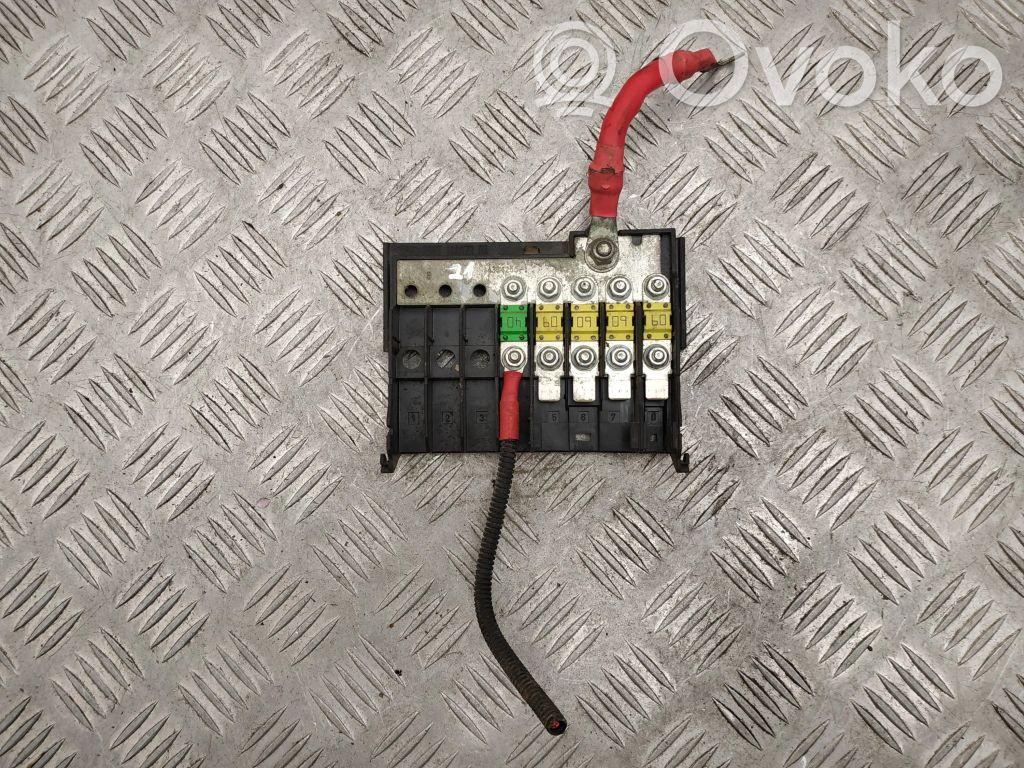 Ford Fiesta Ramka / Moduł bezpieczników 