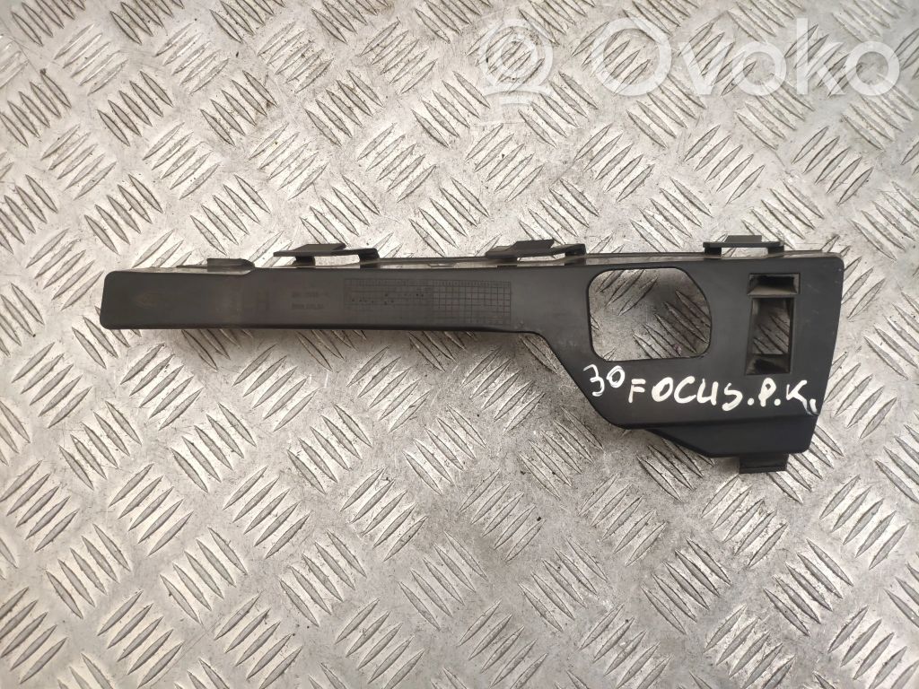 Ford Focus Front bumper mounting bracket 